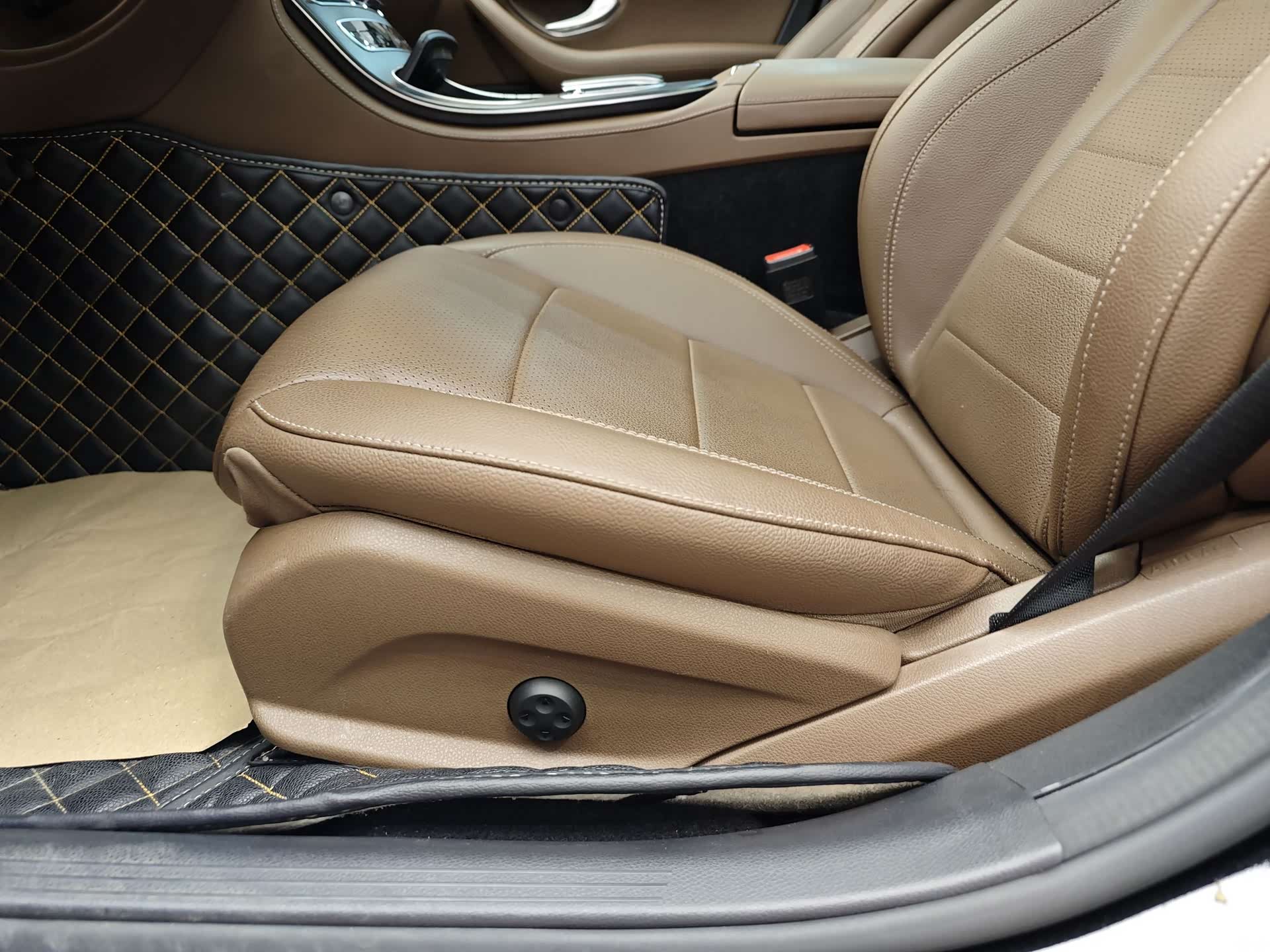 Mercedes-Benz E-Class, 2023 10