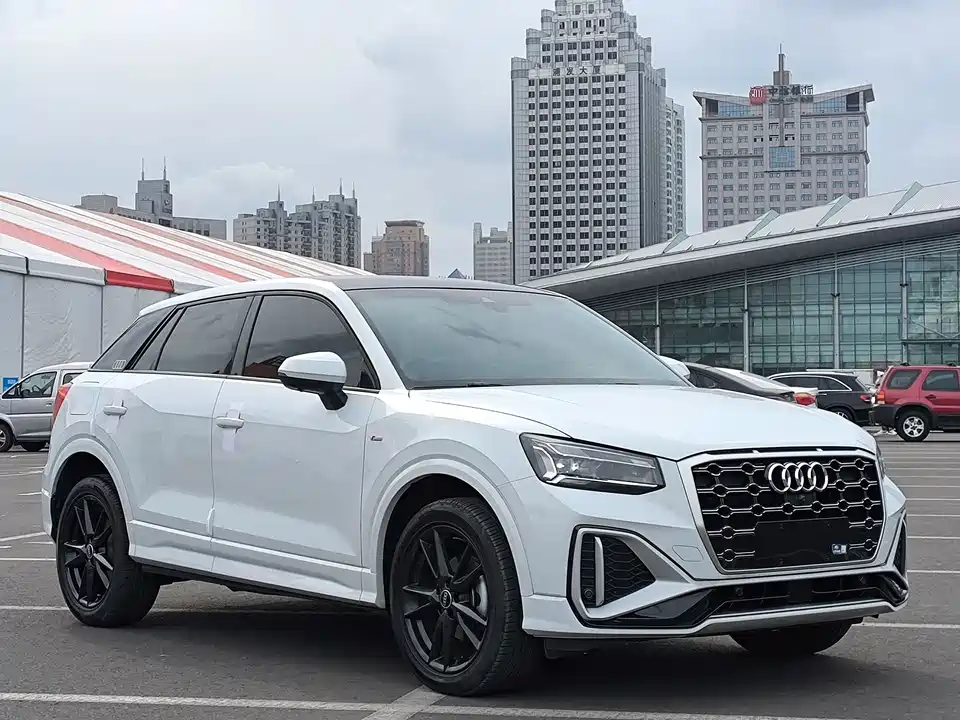 Audi Q2L Audi Q2L