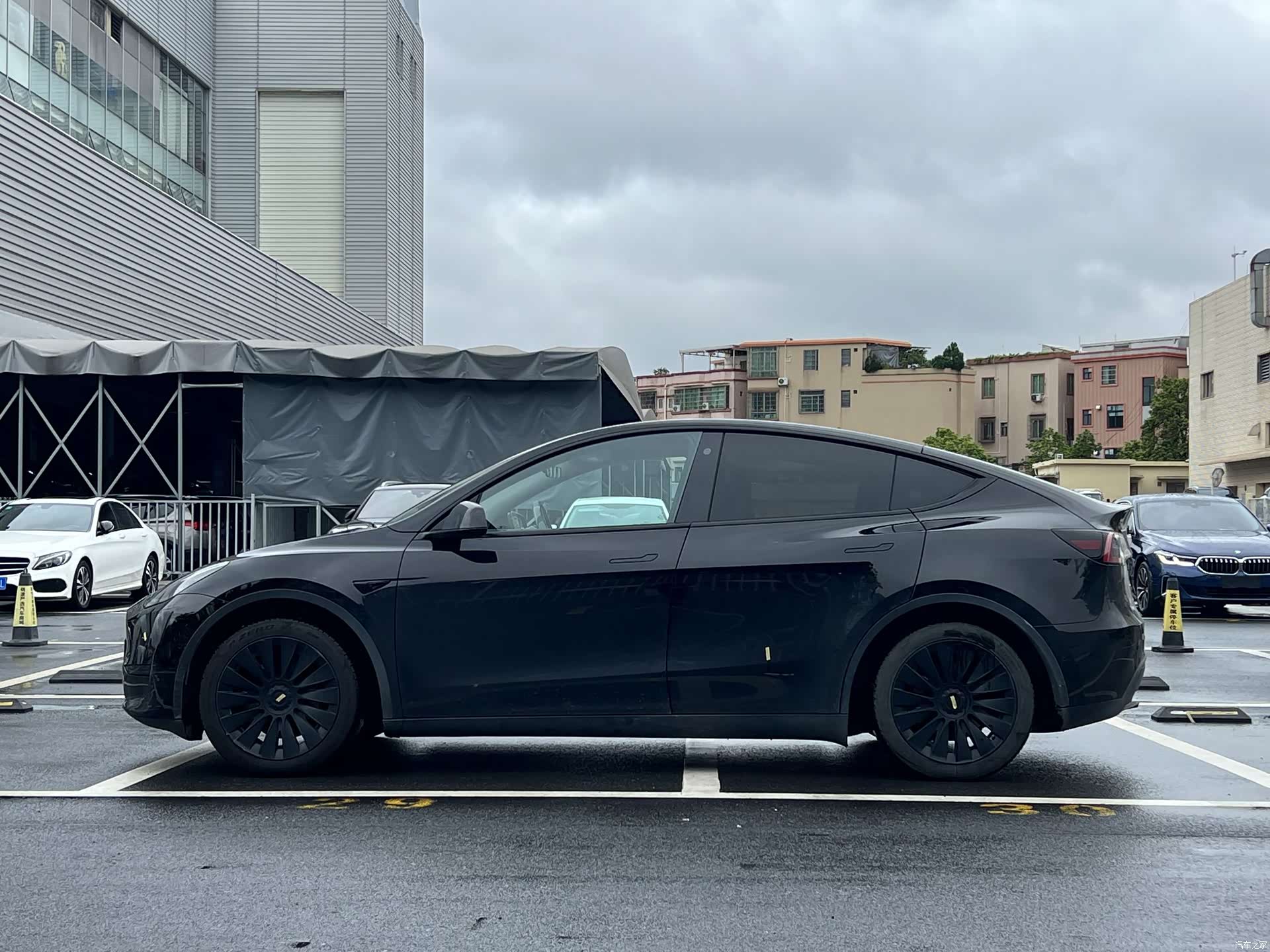 Tesla Model Y, 2022 4