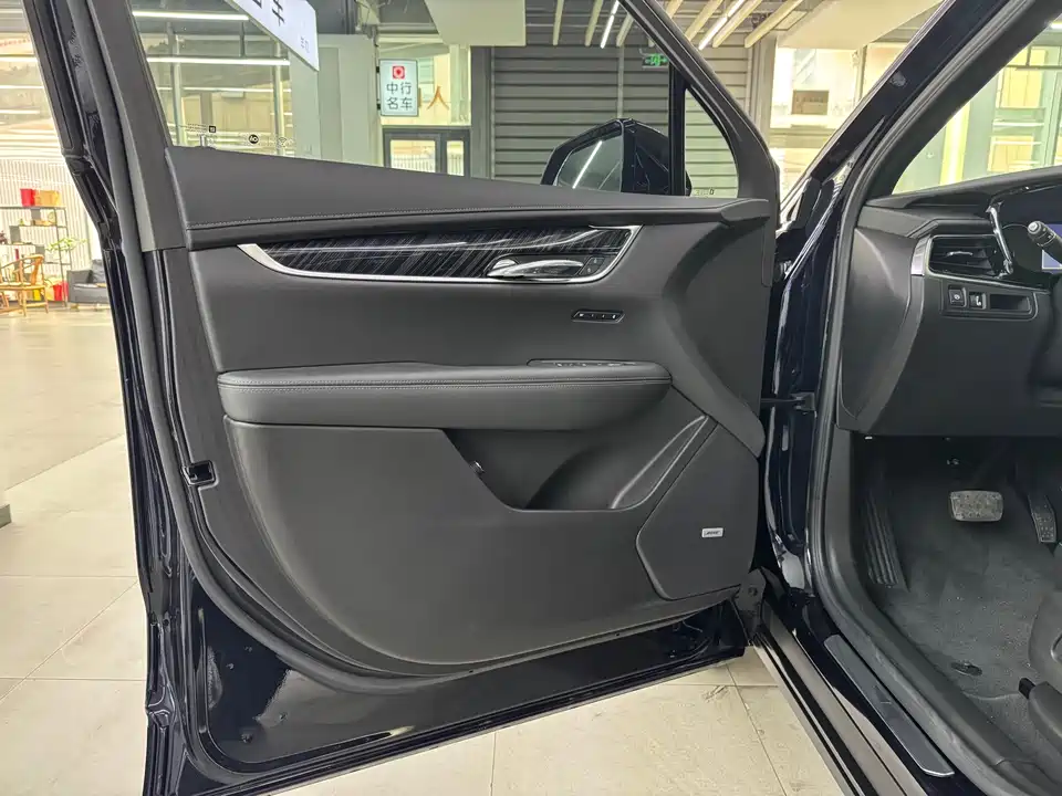 Cadillac XT6