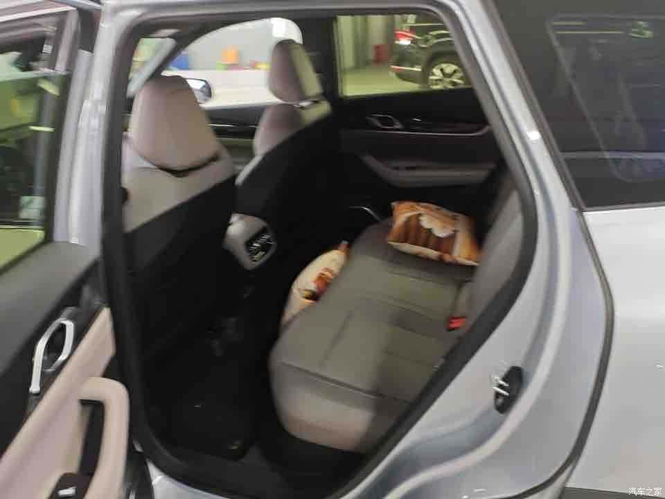 Geely Boyue, 2025 8