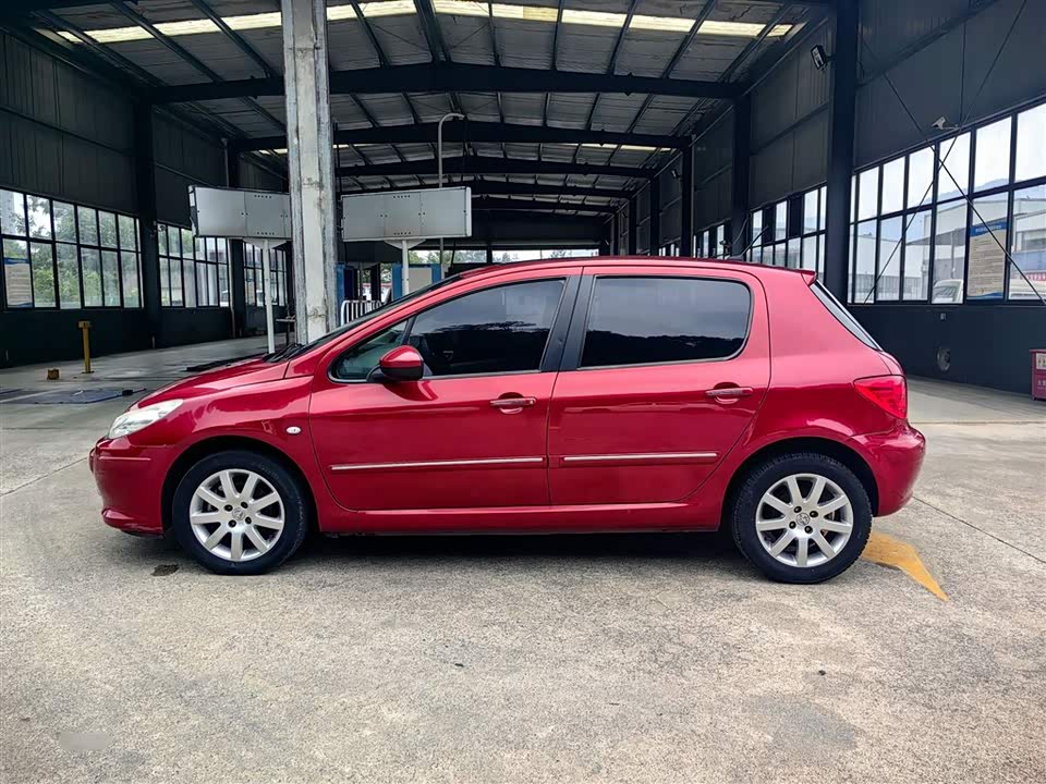 Dongfeng Shiyan Car Dongfeng Shiyan Car