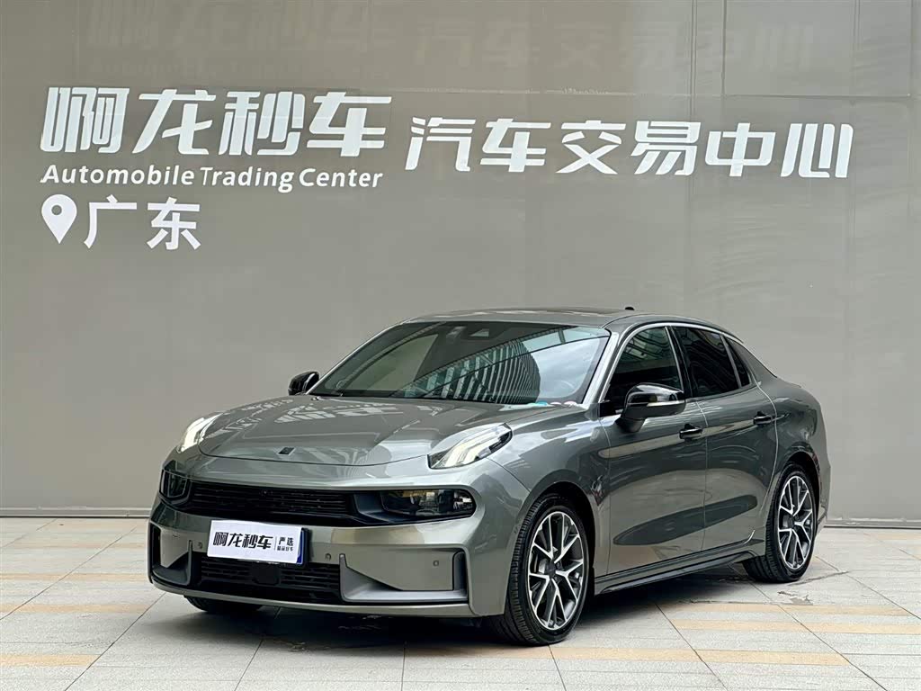 Lynk & Co 03