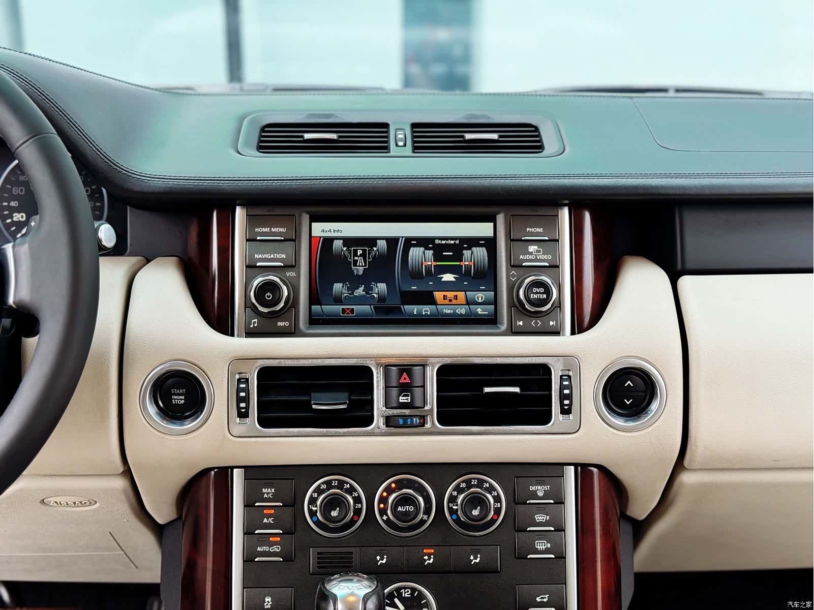 Land Rover Range Rover, 2012 16