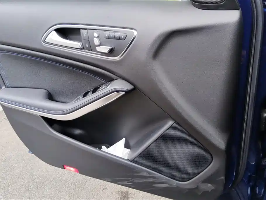Mercedes-Benz GLA Mercedes-Benz GLA