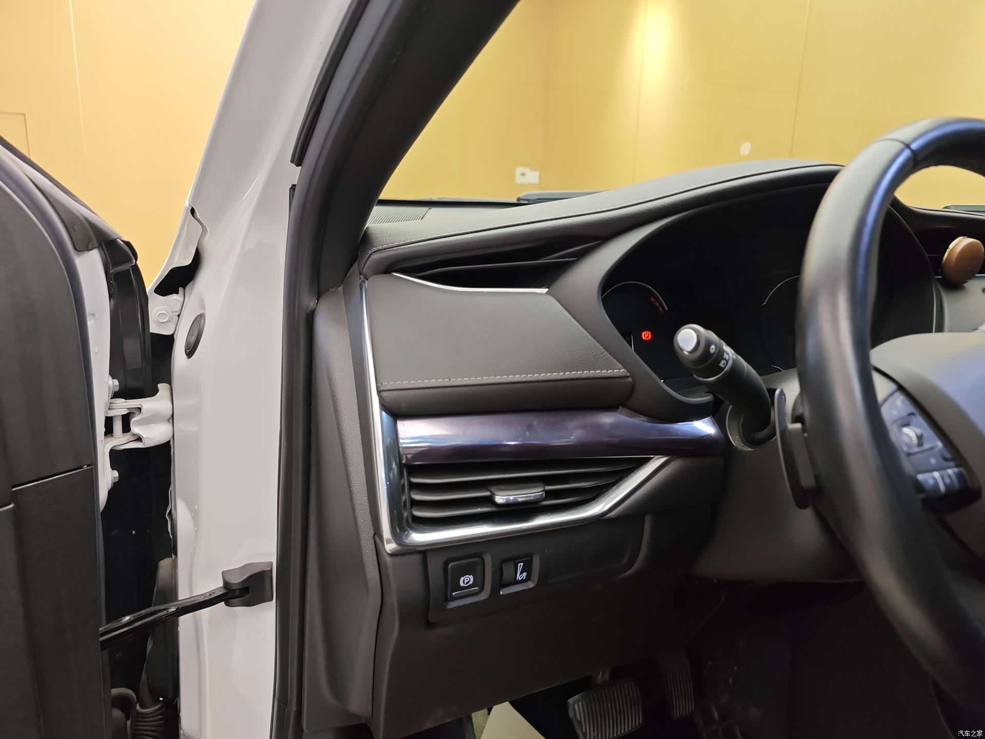 Cadillac XT4, 2021 12