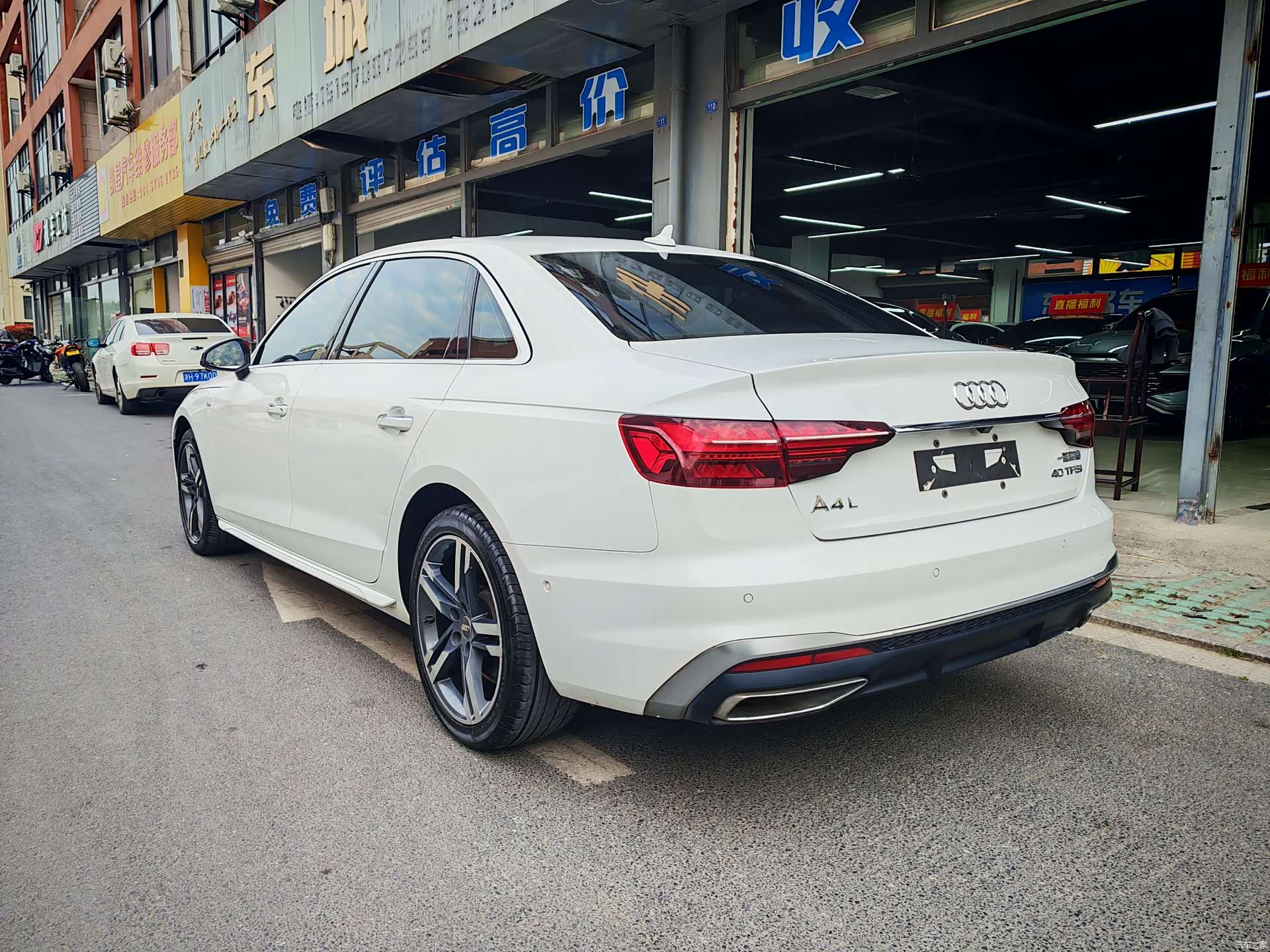 Audi A4L, 2021 8