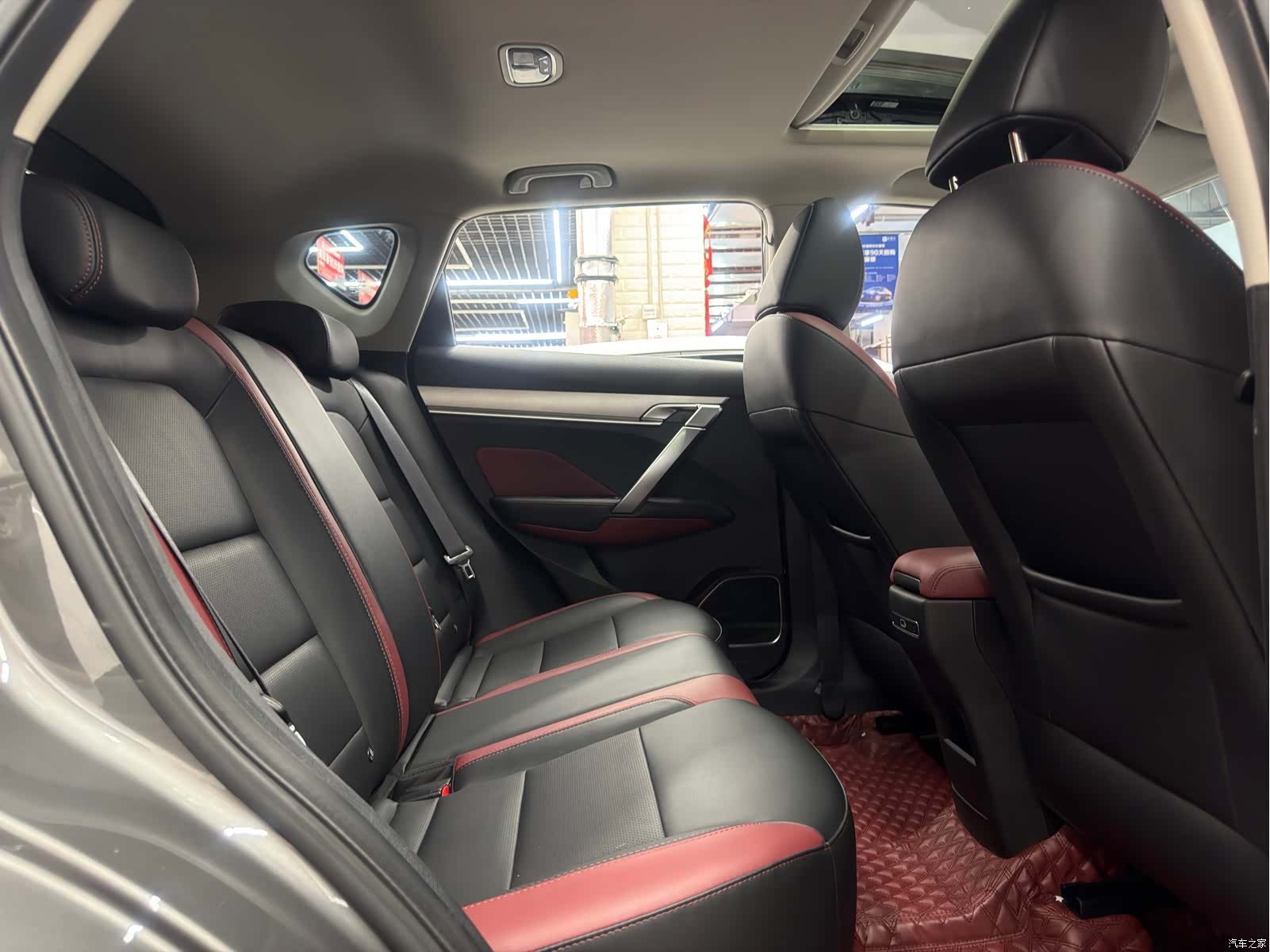 Geely Coolray, 2021 24
