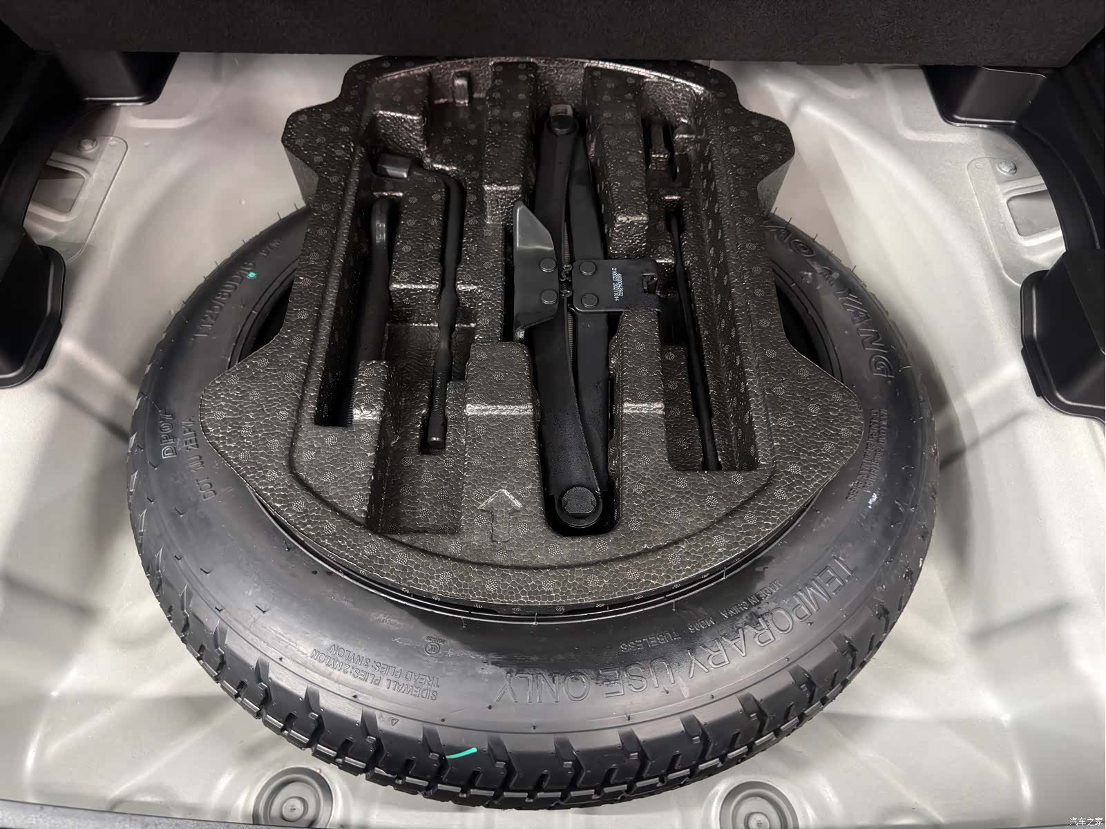 Geely Coolray, 2021 29