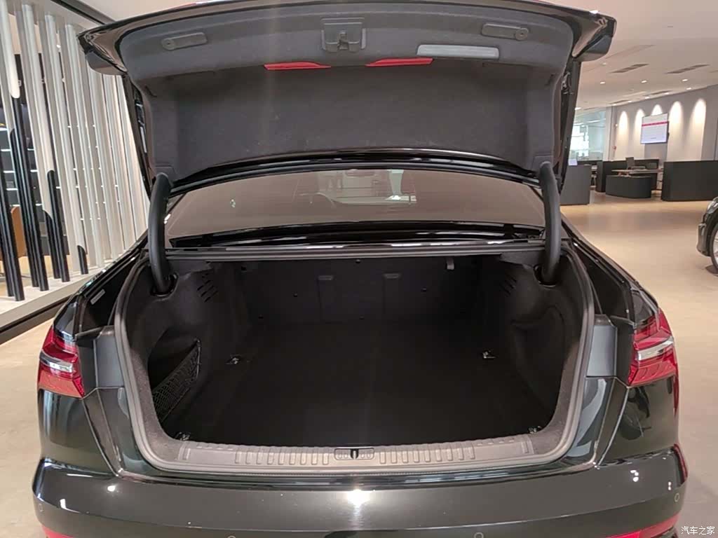 Audi A6L, 2022 15