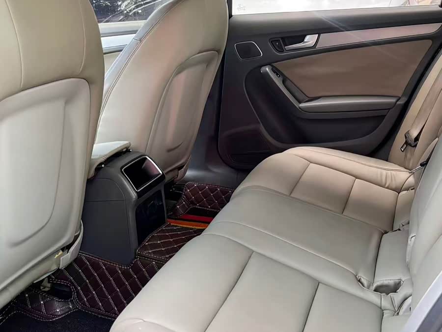 Audi A4L 2012, фото 11