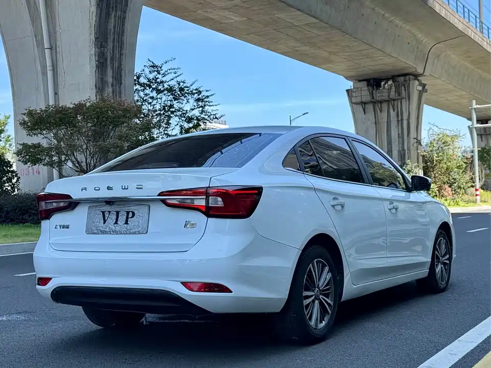 Roewe i5