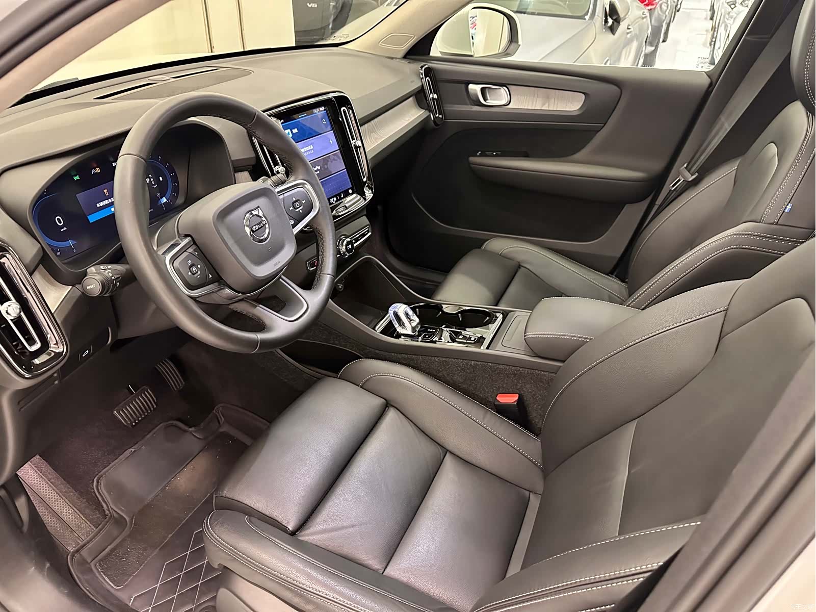 Volvo XC40, 2024 7