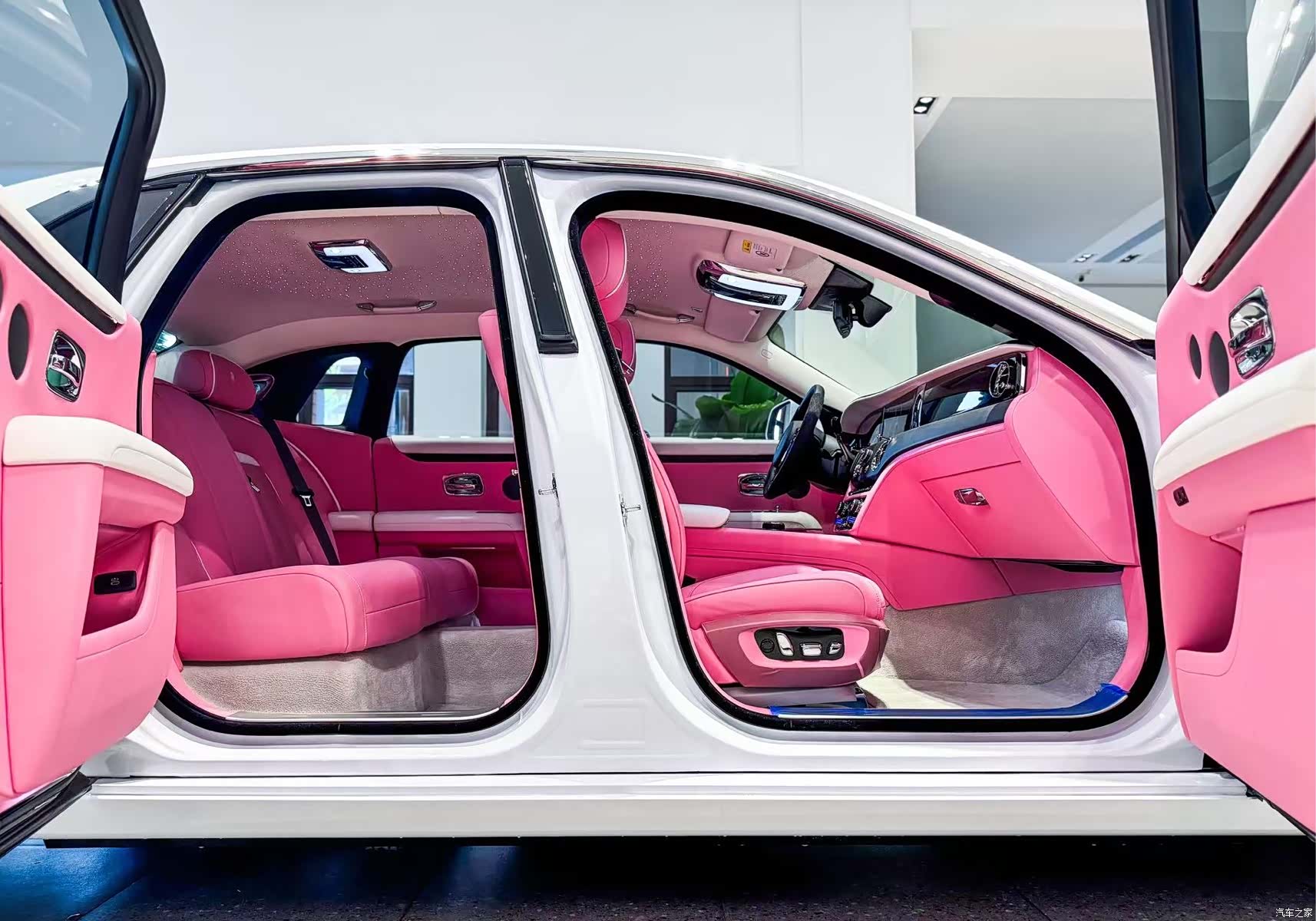 Rolls-Royce Ghost, 2024 24