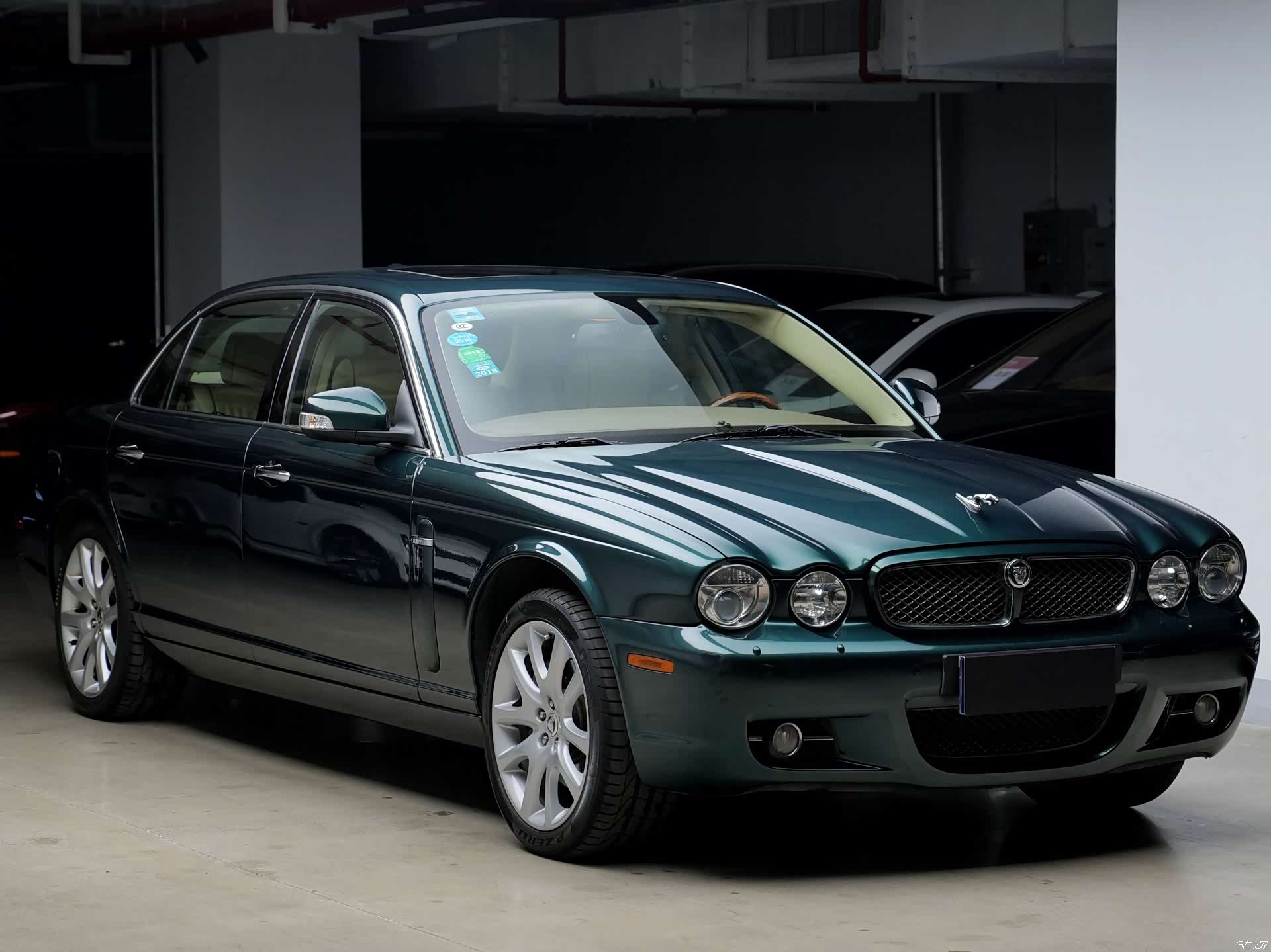 Jaguar XJ, 2008 3