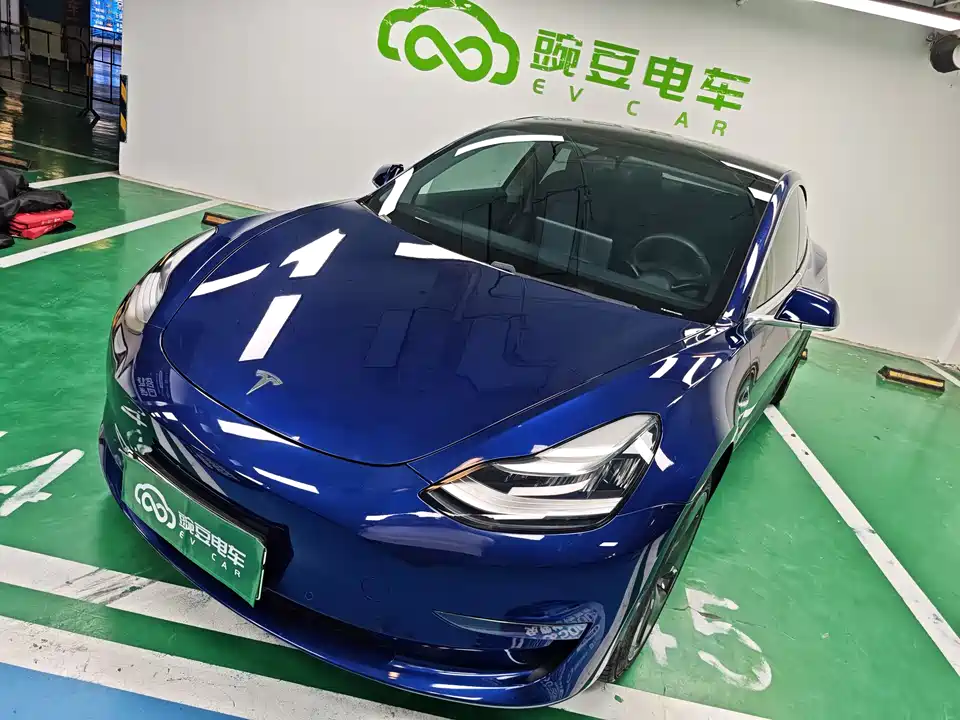 Tesla Model 3 Tesla Model 3