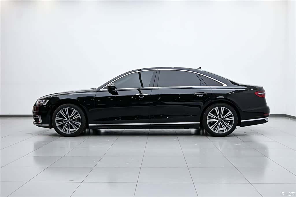 Audi A8L, 2020 все фото