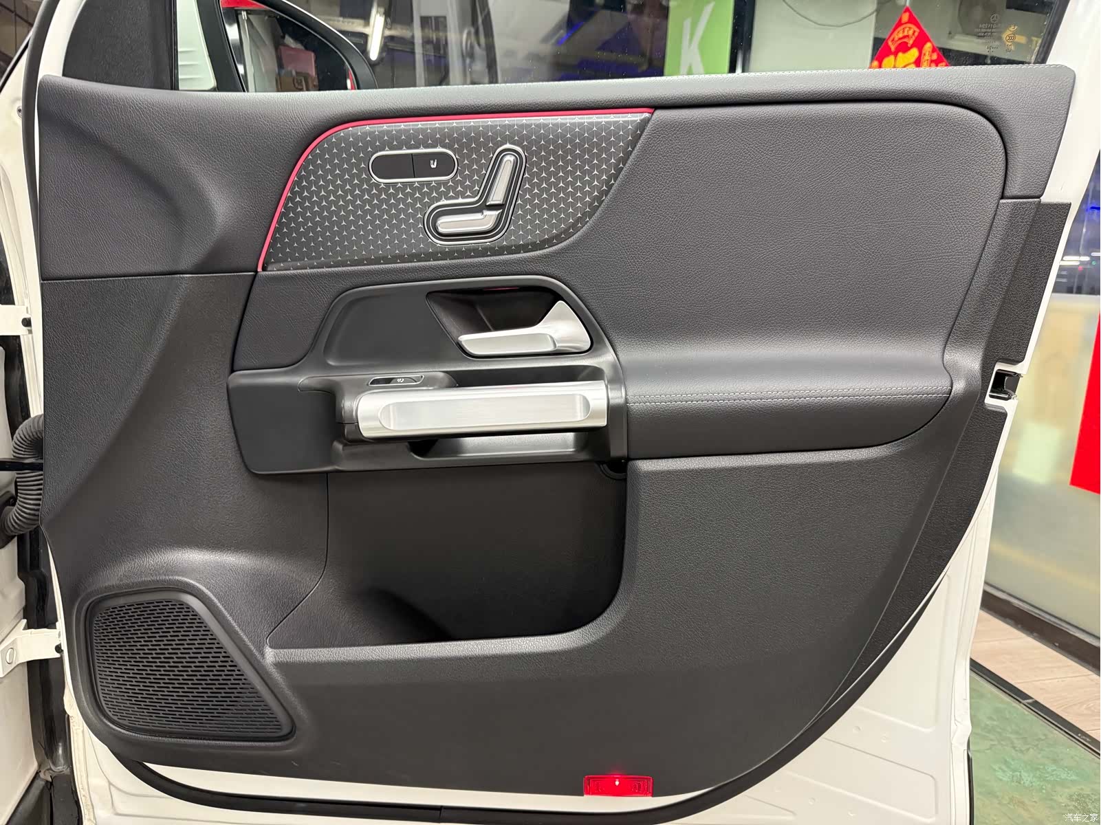 Mercedes-Benz GLB, 2024 17