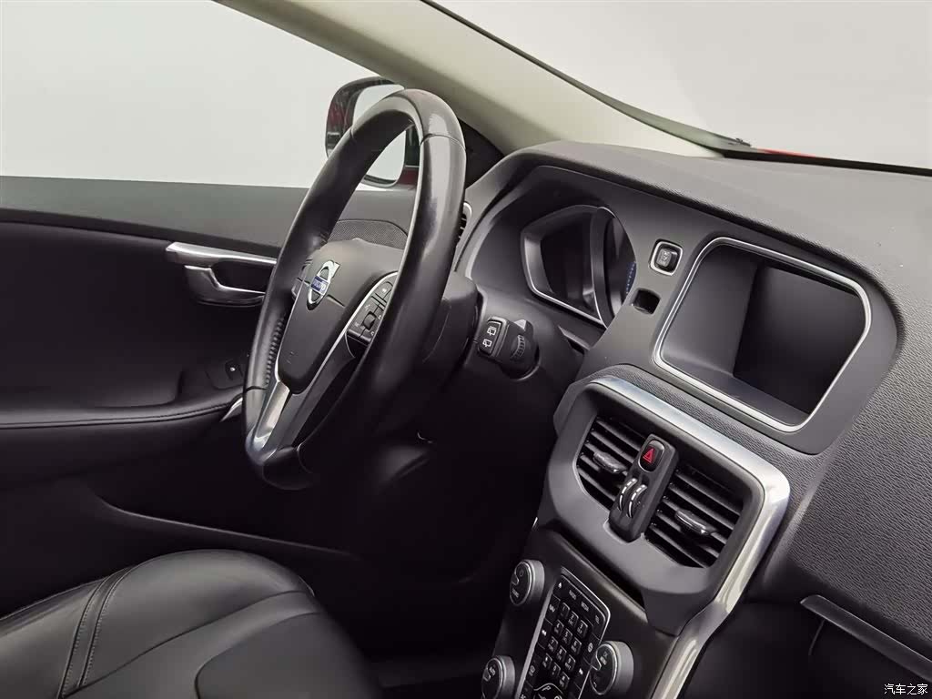Volvo V40, 2015 22
