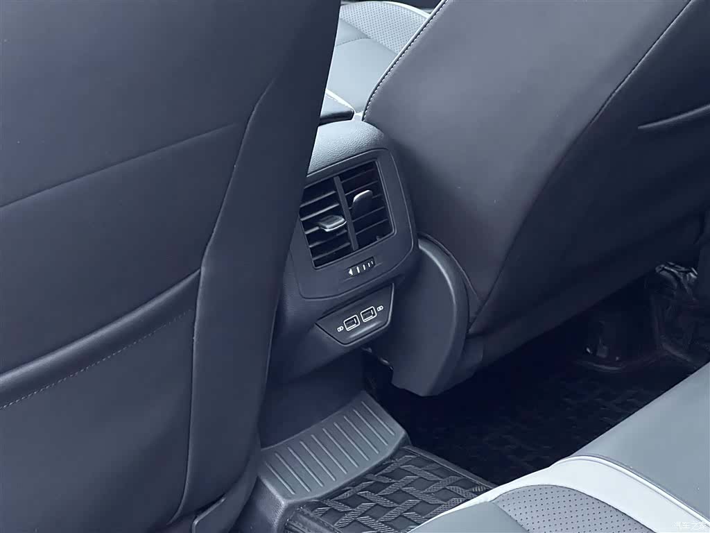 Volkswagen T-ROC, 2025 18