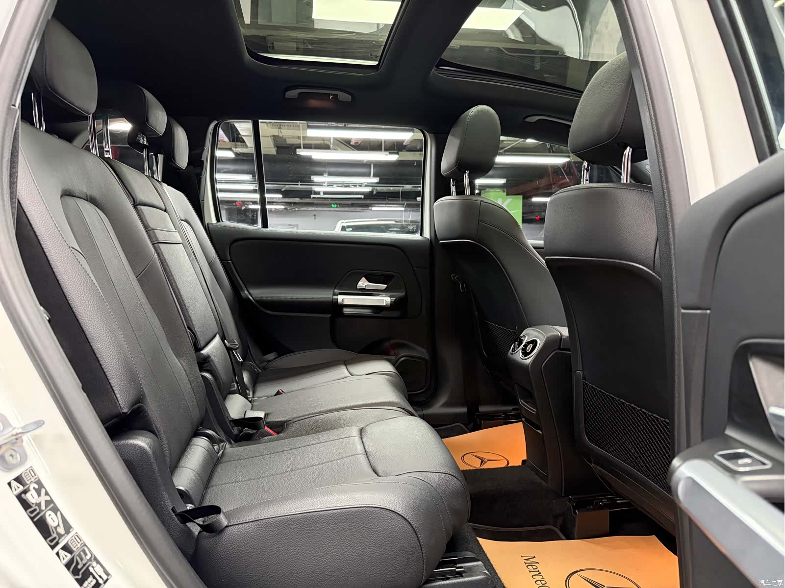 Mercedes-Benz GLB, 2024 19