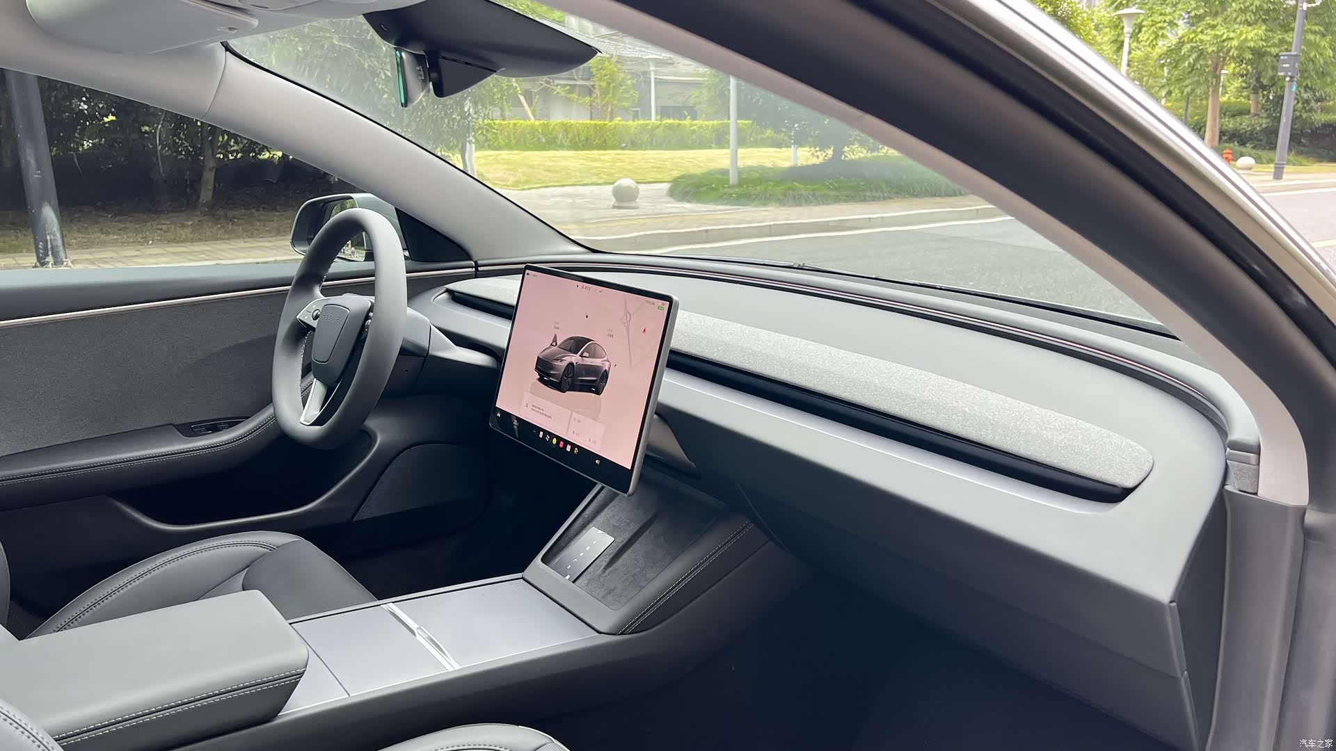 Tesla Model 3, 2026 17