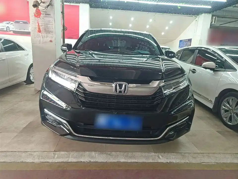Honda Crown Road