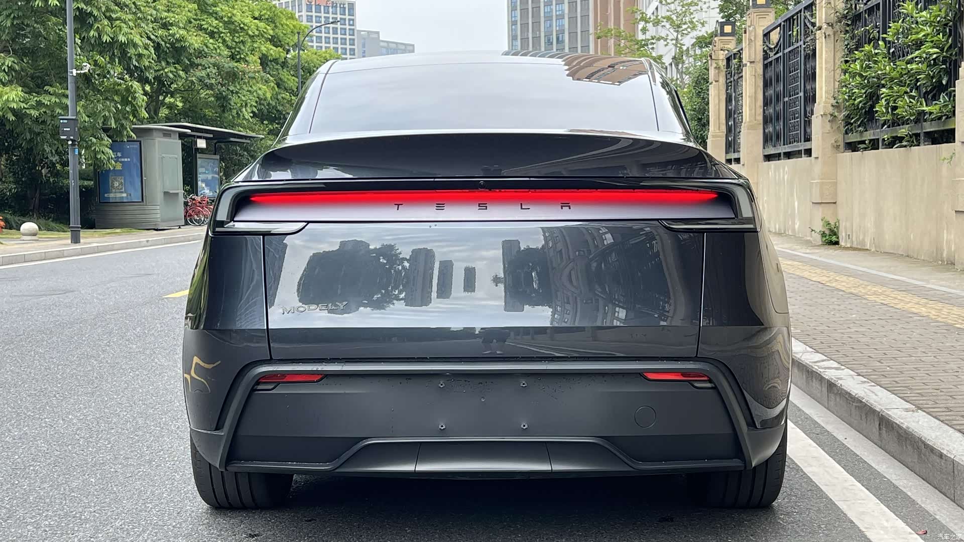 Tesla Model Y, 2025 все фото
