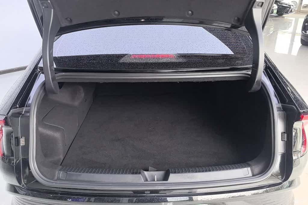 Wuling Starlight, 2024 4