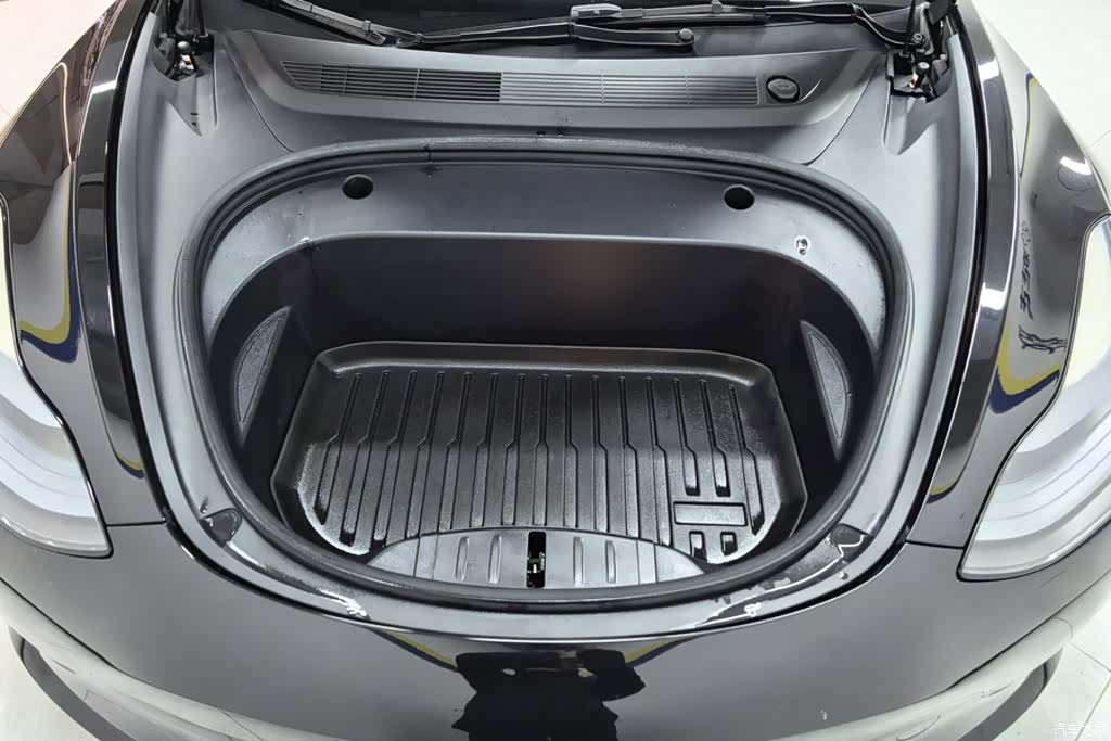 Tesla Model 3, 2023 10
