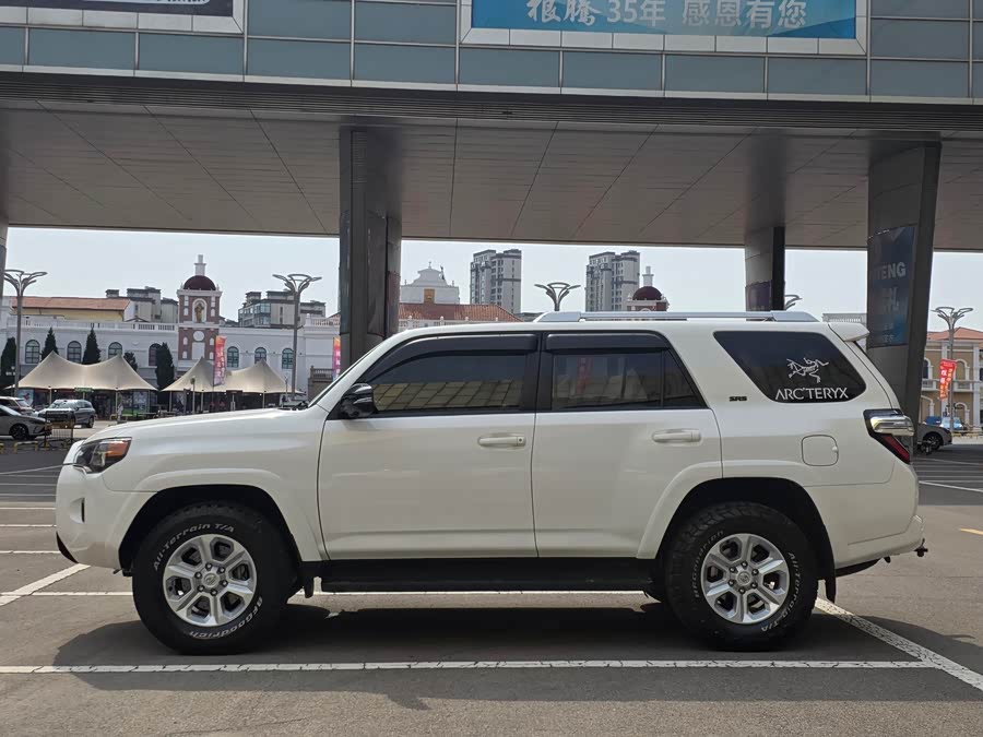 Toyota 4Runner 2019, фото 3