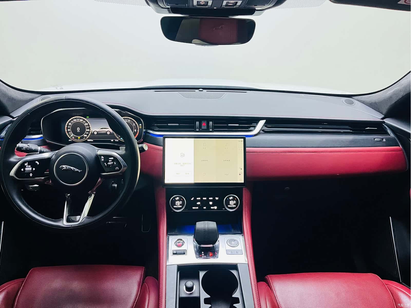 Jaguar F-PACE, 2023 6