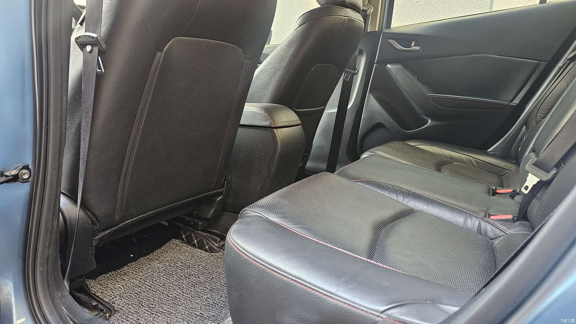 Mazda Mazda3, 2015 9