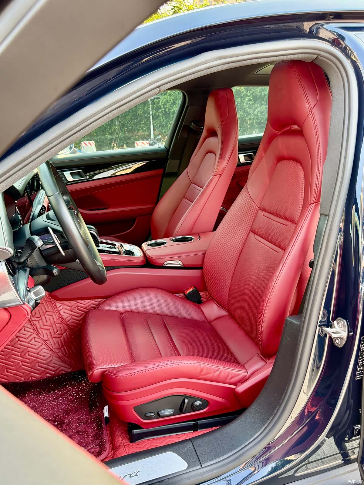 Porsche Panamera, 2022 все фото