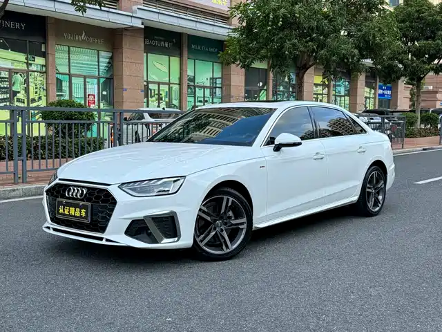 Audi A4L 2022 — купить из Китая под заказ