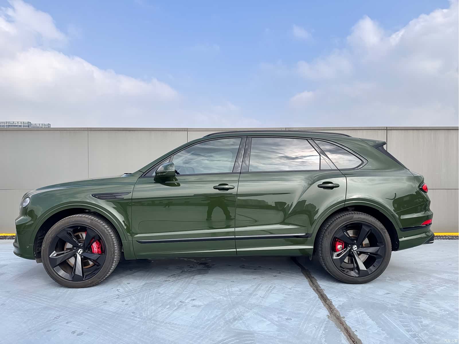 Bentley Bentayga, 2024 4