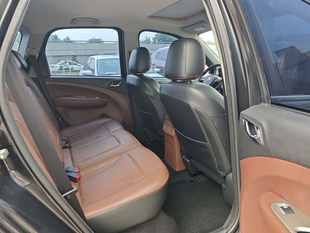DongFeng X5, 2016 4