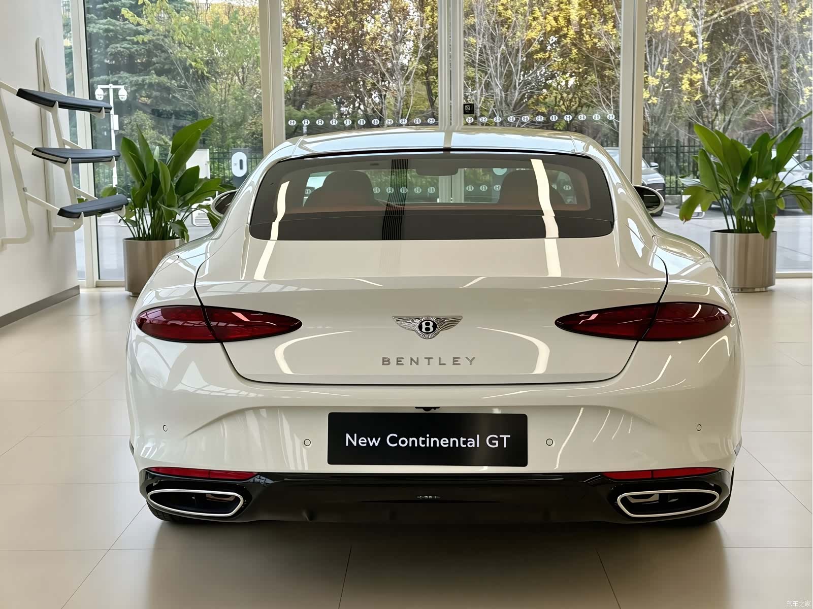 Bentley Continental GT, 1900 6