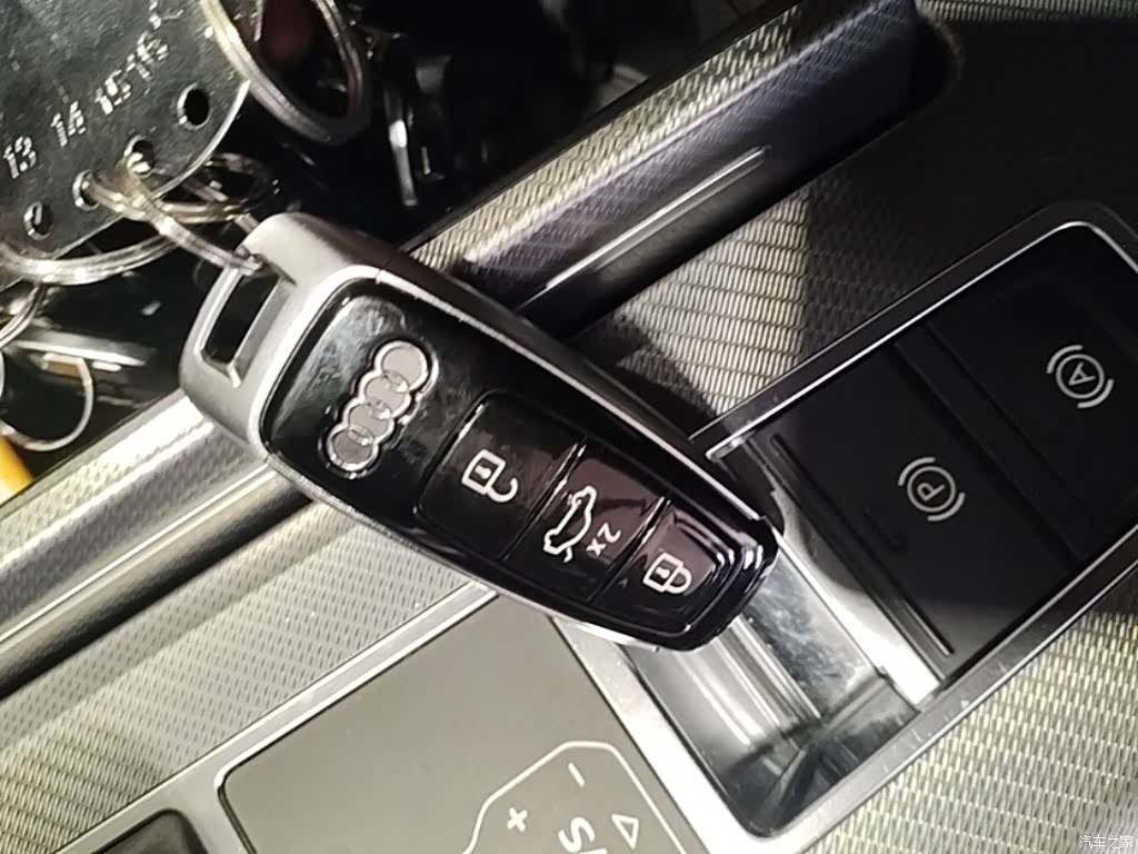 Audi A6L, 2019 9