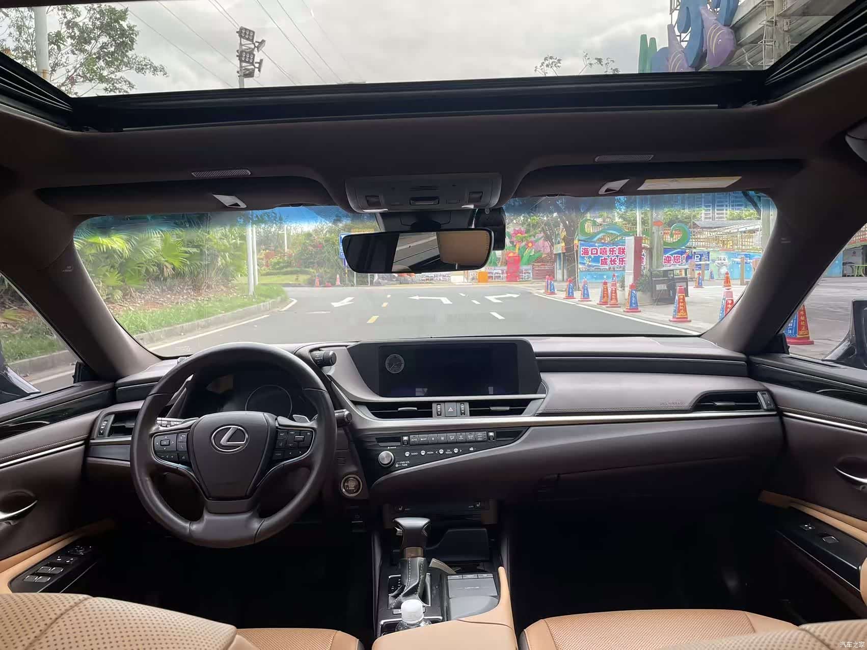 Lexus ES, 2021 4