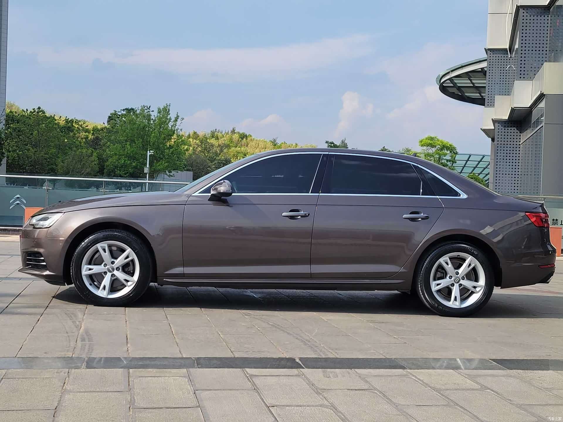Audi A4L, 2017 10