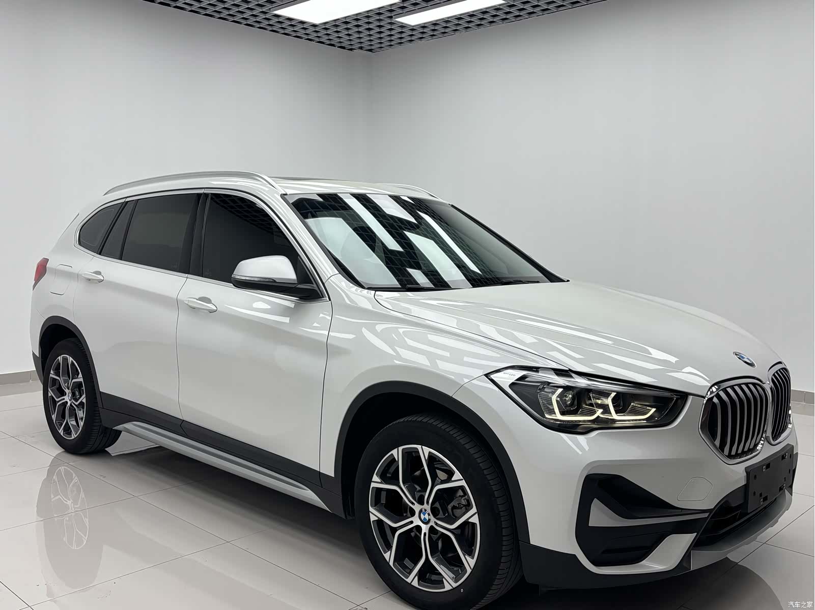 BMW X1, 2022 все фото
