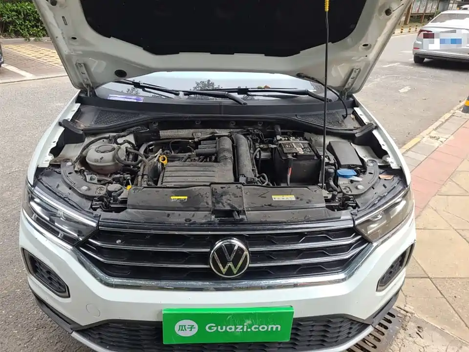 Volkswagen T-ROC exploring Songs