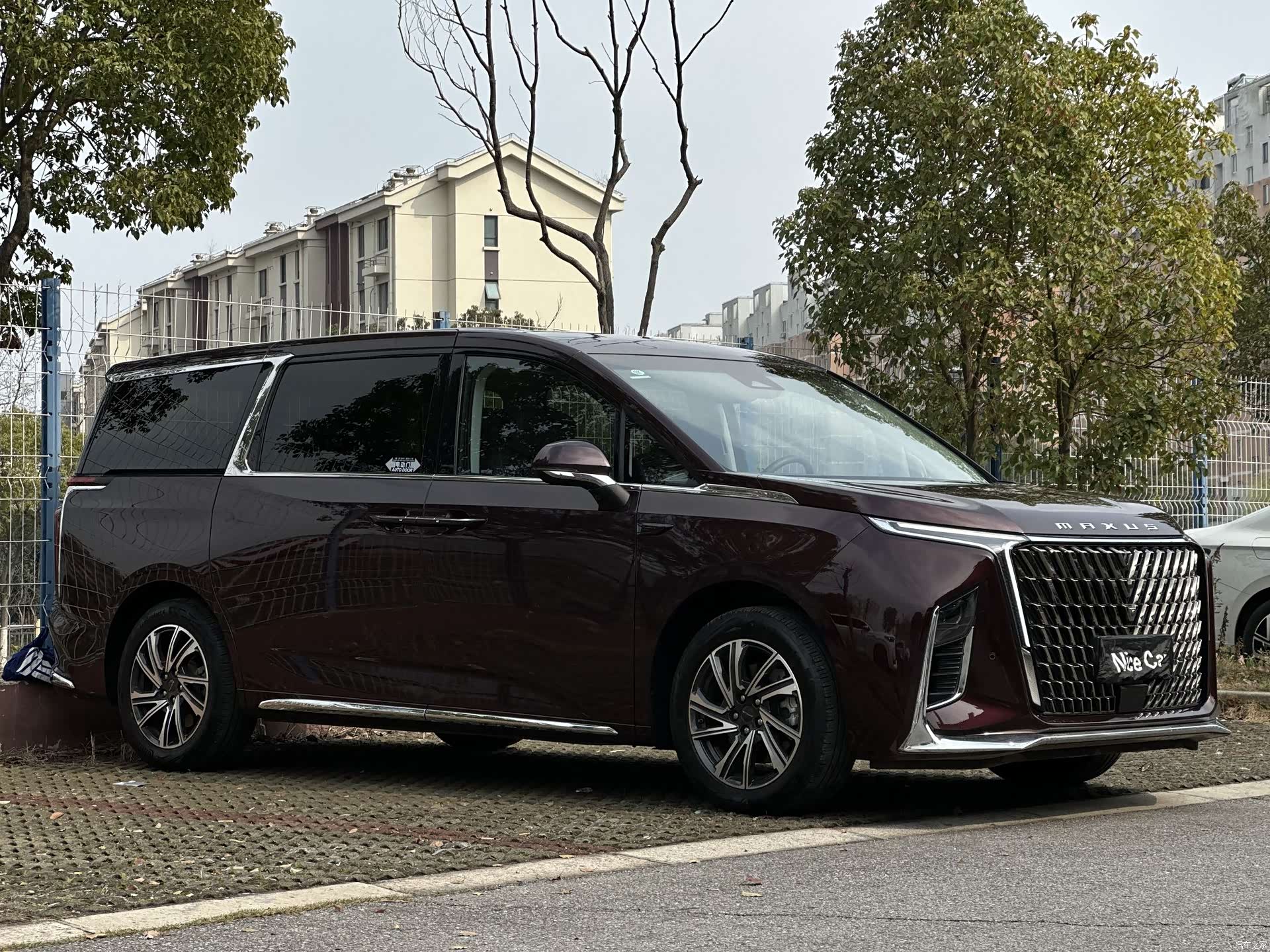 Maxus G90, 2022 3