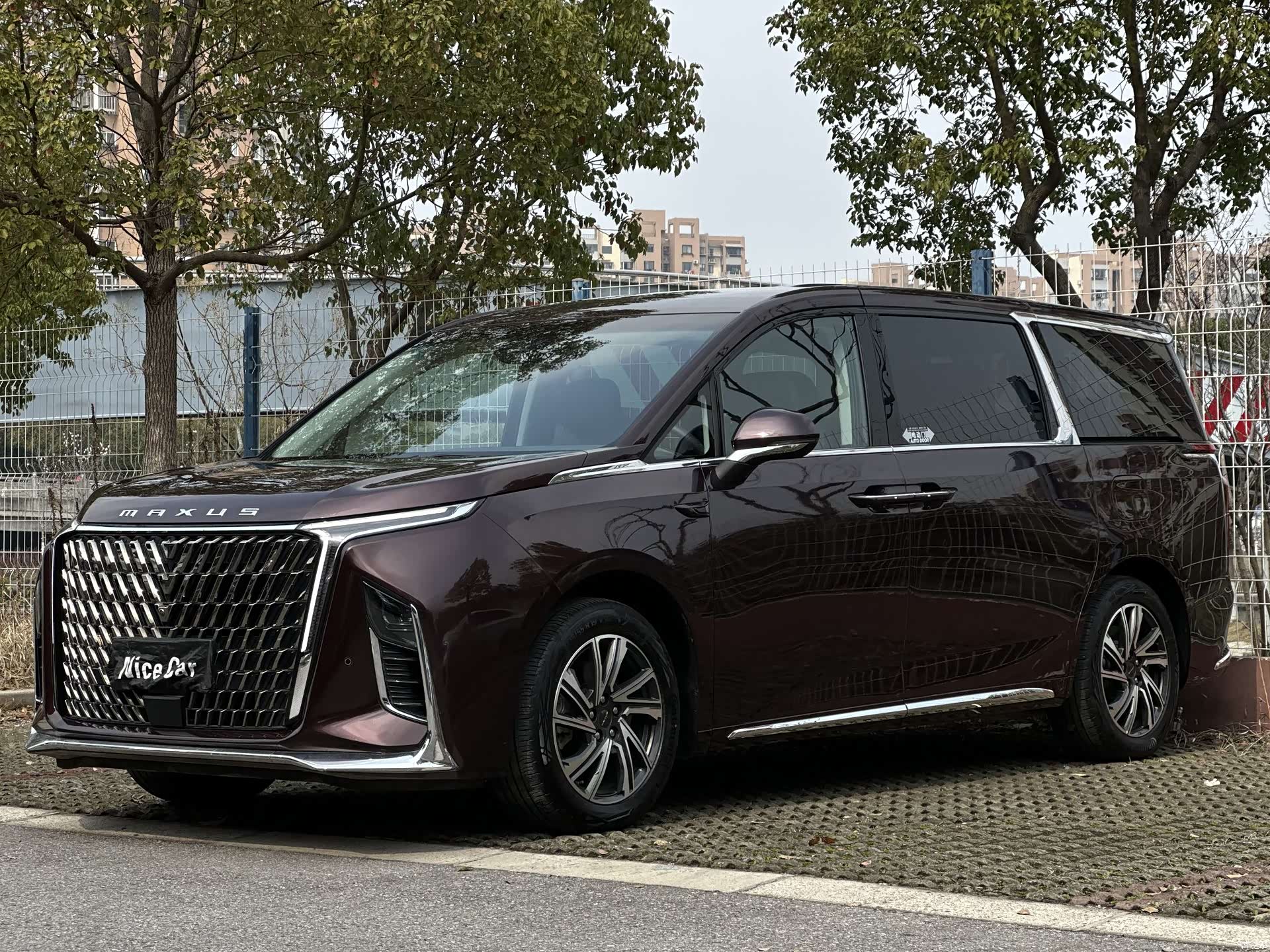 Maxus G90, 2022 1