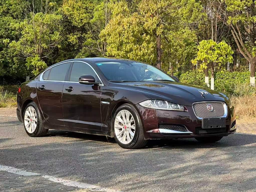 Jaguar XF