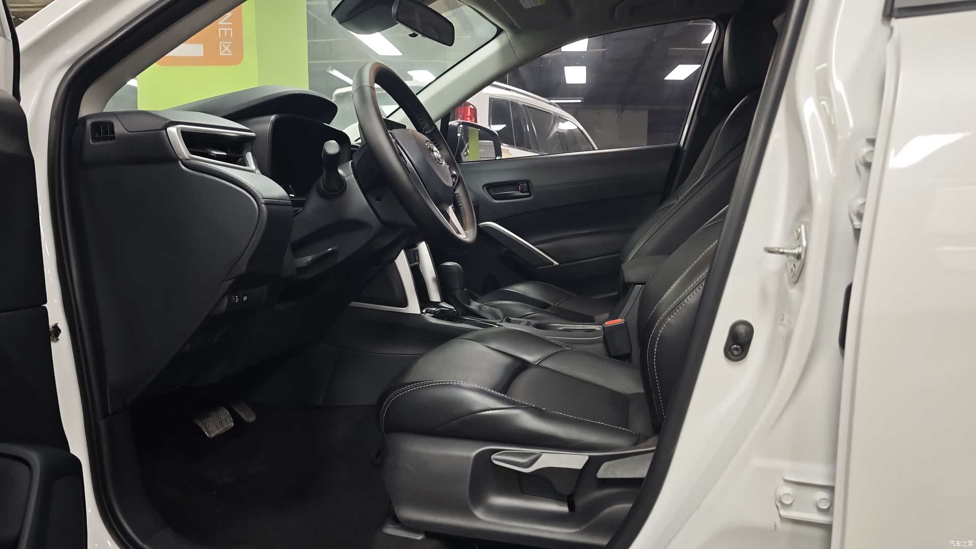 Toyota Frontlander, 2023 12