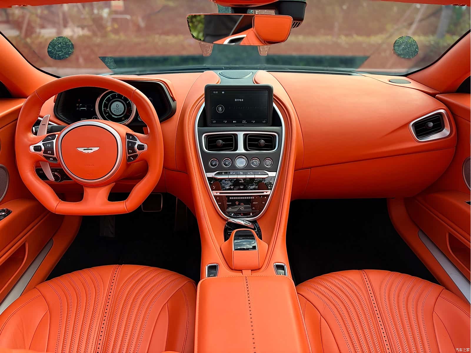 Aston Martin DB11, 2023 16