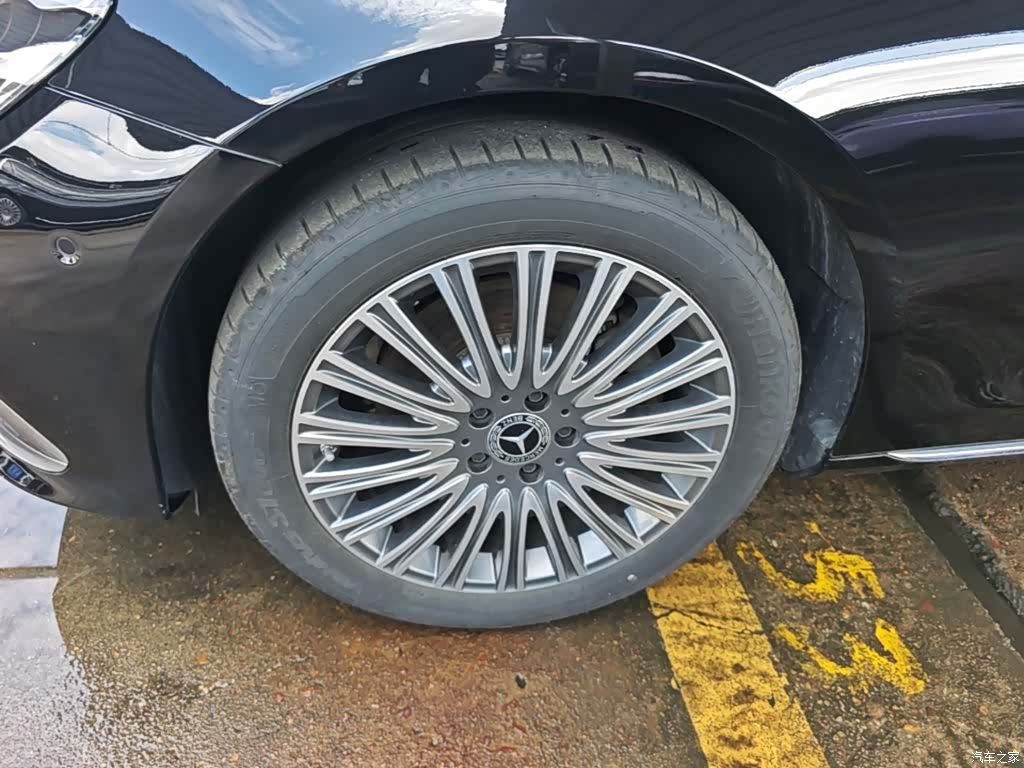 Mercedes-Benz E-Class, 2023 23