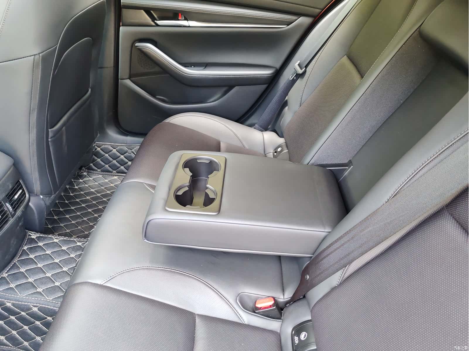 Mazda Mazda3, 2023 12
